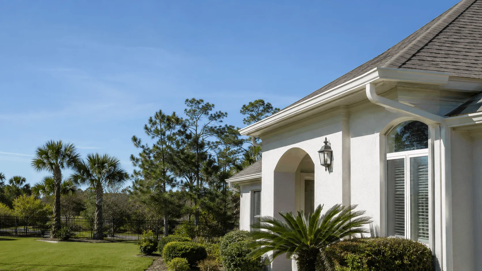 Bay County home with seamless gutters along the roofline