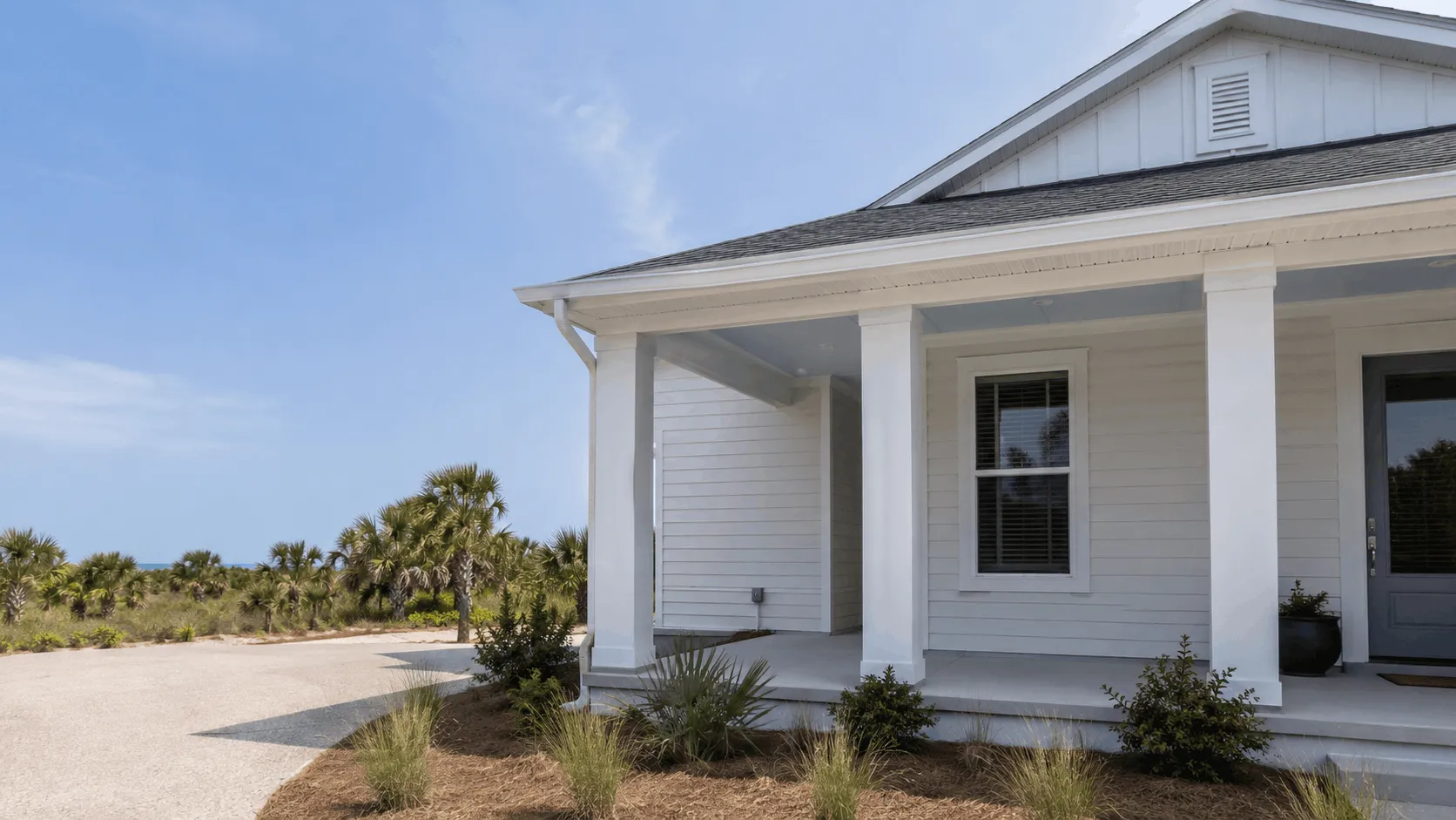 Wide ranch-style Springfield home with an unbroken front eave